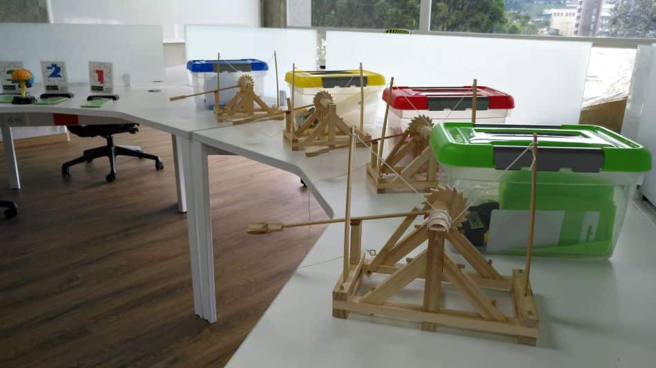 Conjunto de Catapultas utilizadas para instrumentos para innivación